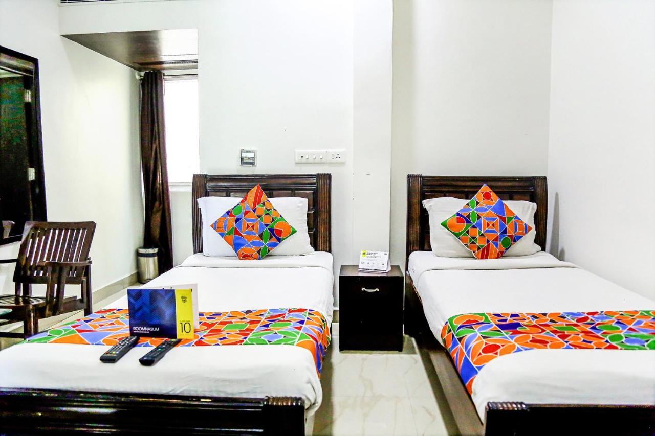 Fabexpress Essvee Mg Road Vijayawada Otel Dış mekan fotoğraf