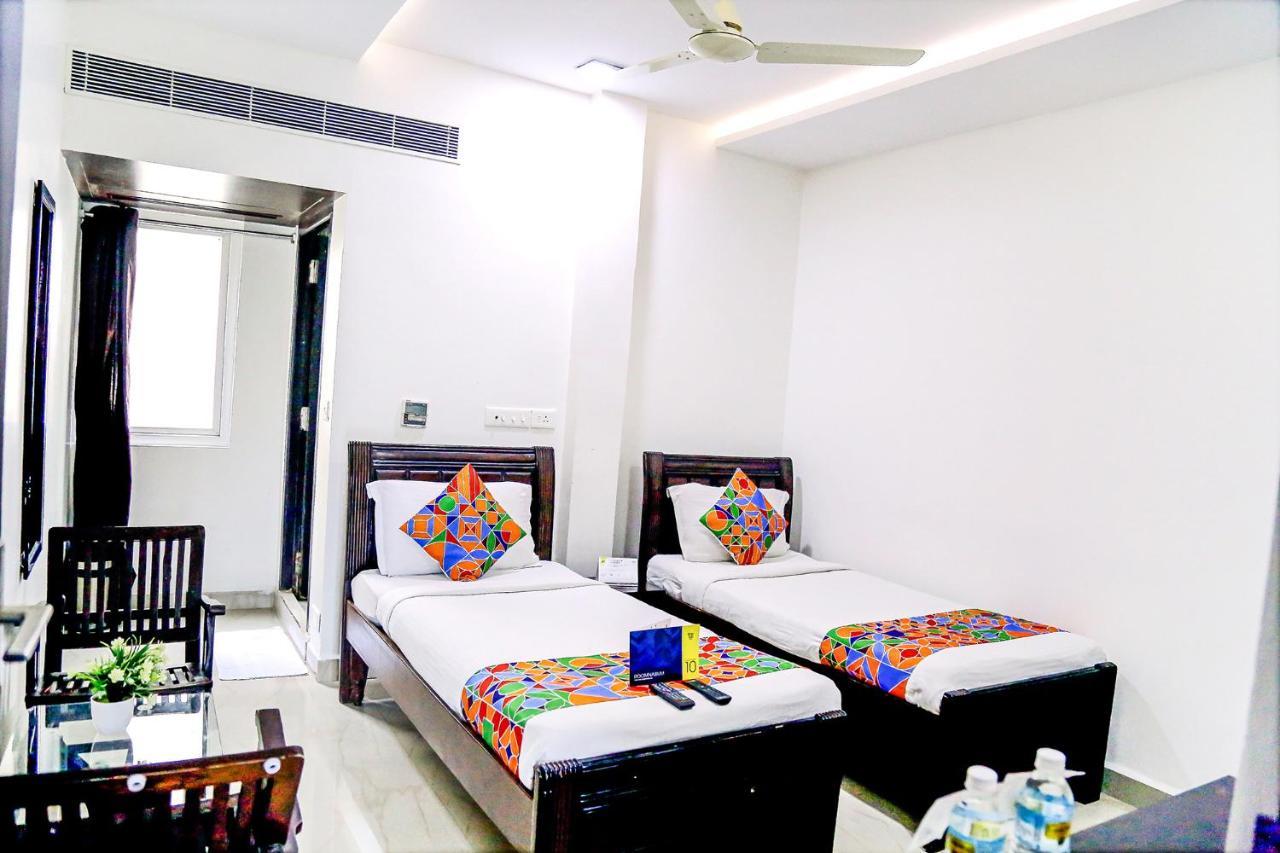 Fabexpress Essvee Mg Road Vijayawada Otel Dış mekan fotoğraf